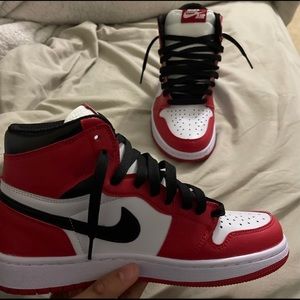 Jordan 1 OG ‘Chicago’ 2015